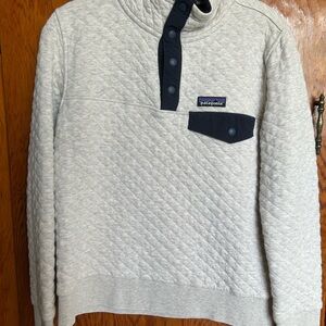 Patagonia Gray and Navy Blue Sweater